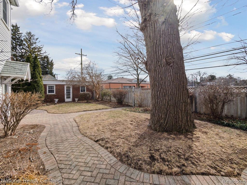 422 HENDRIE Boulevard, Royal Oak, MI 48067 — Photo 45