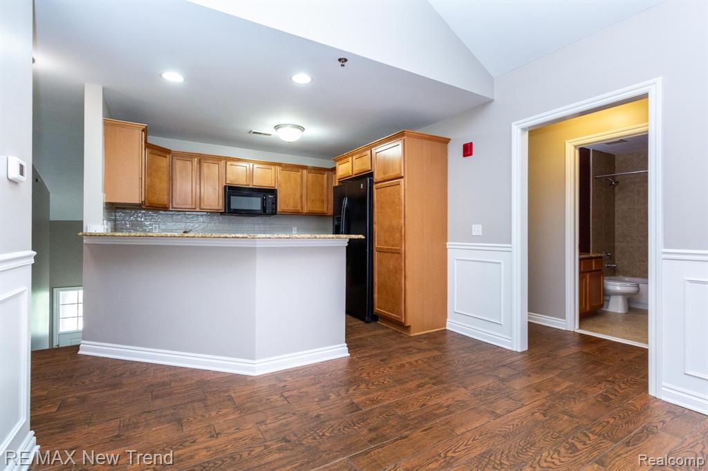 45929 GRAYSTONE Lane, Canton, MI 48187 — Photo 11