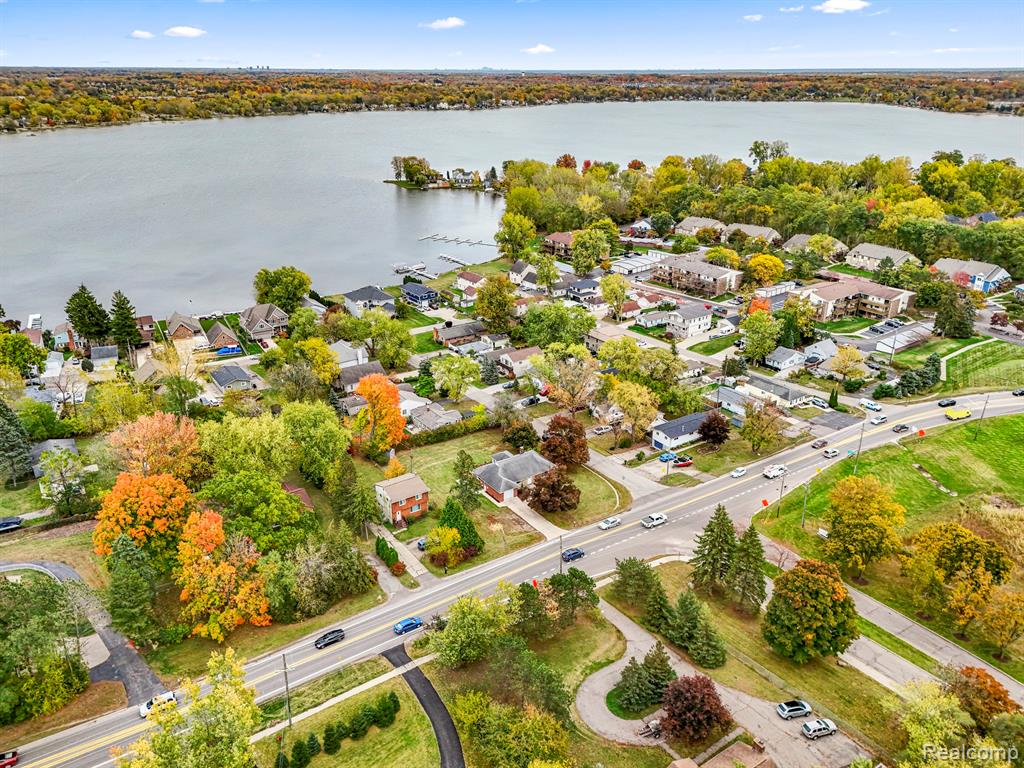 633 S Pontiac Trail, Walled Lake, MI 48390 — Photo 50