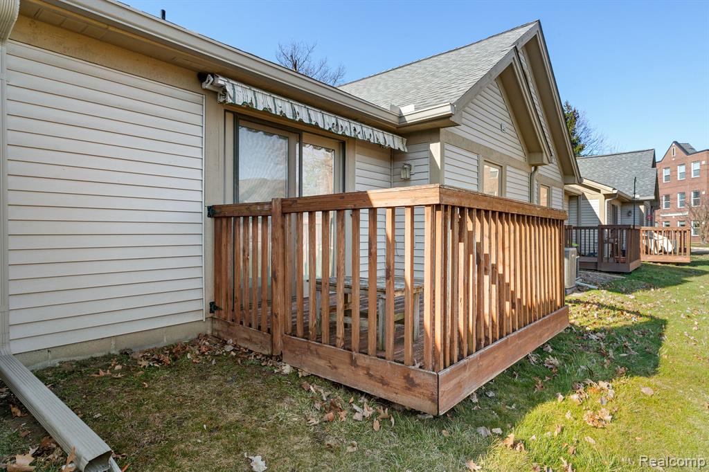21370 MULBERRY Court, 57, Farmington Hills, MI 48336 — Photo 25
