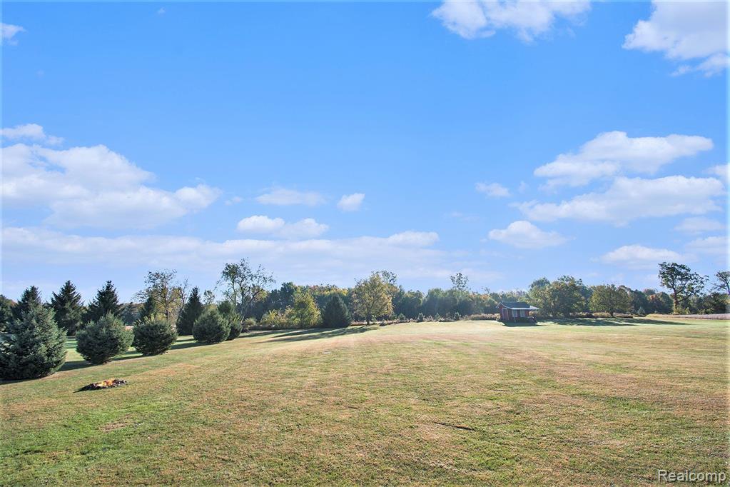 7296 RUSTIC WAY Drive, Fowlerville, MI 48836 — Photo 32