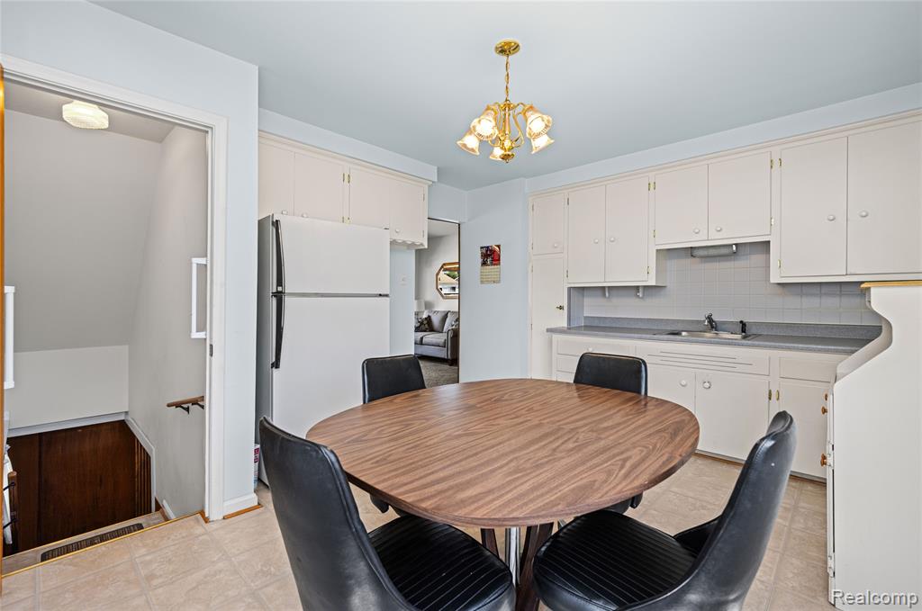 33441 Leona Street, Garden City, MI — Photo 17
