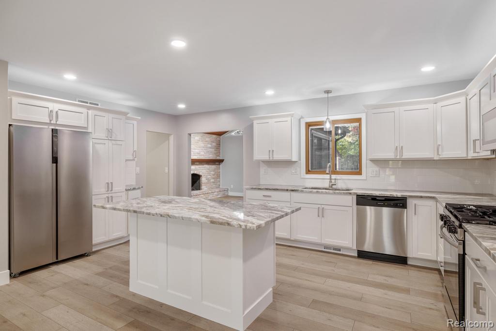 8695 Pacton Drive, Shelby Twp, MI 48317 — Photo 3
