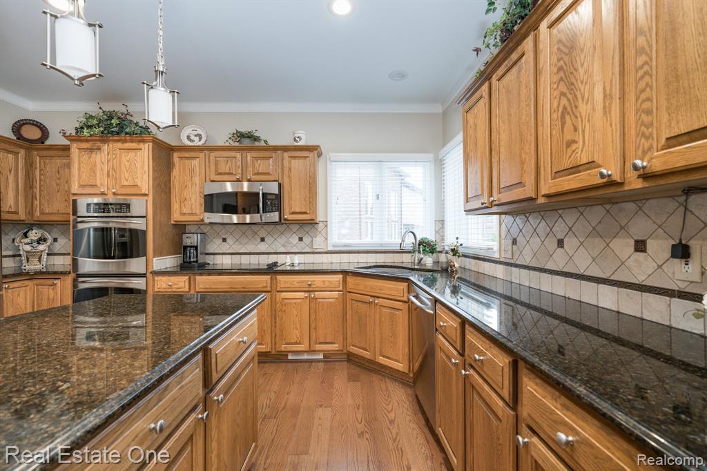 54035 Scarboro Way, Shelby Twp, MI 48316 — Photo 12