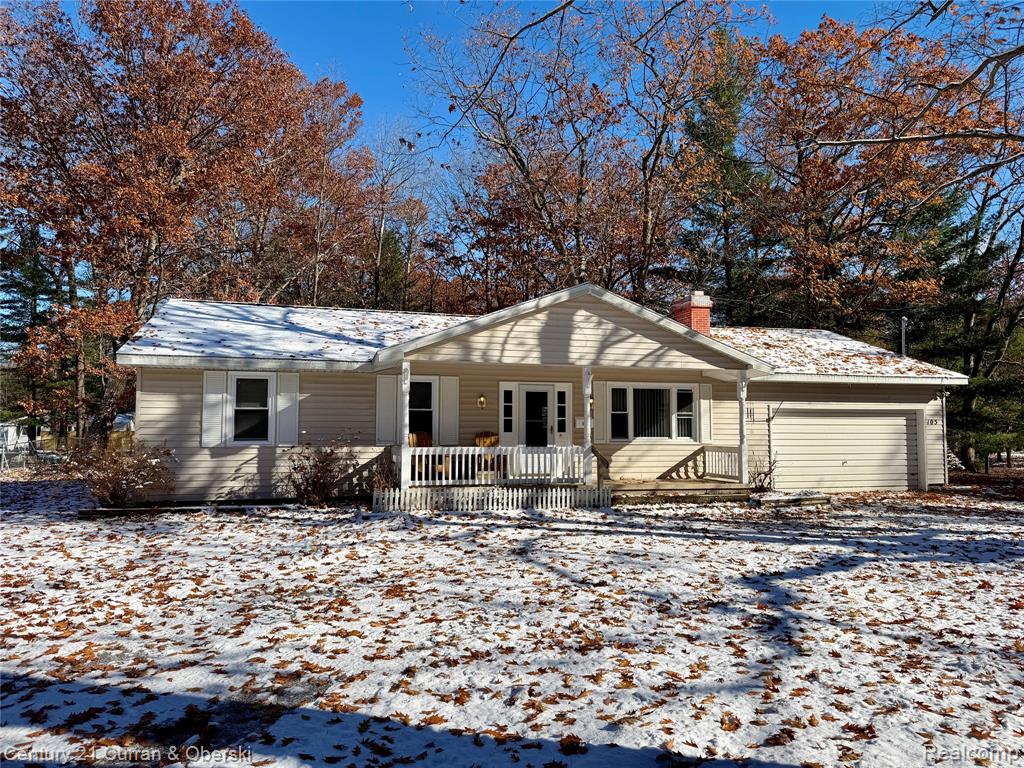 105 Northern Oaks Drive, Houghton Lake, MI 48629 — front exterior
