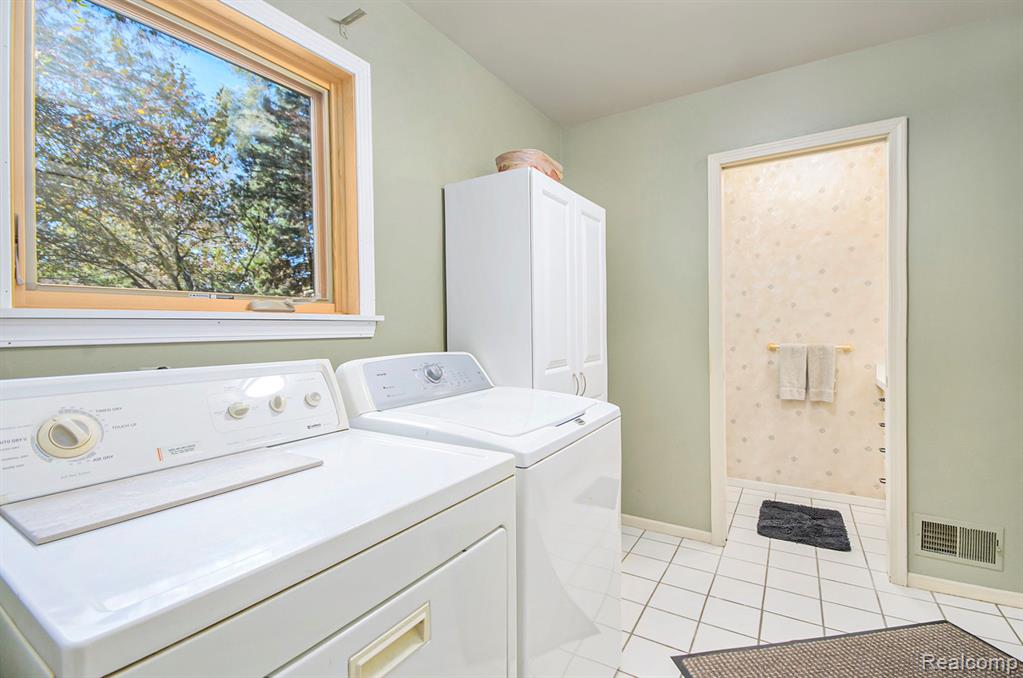 6429 Woodglen Drive, Clarkston, MI — Photo 21