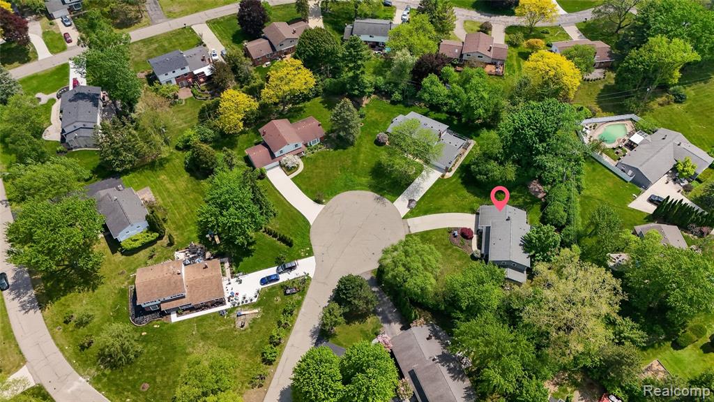 3717 Tyrconnel Court, West Bloomfield, MI 48323 — Photo 38