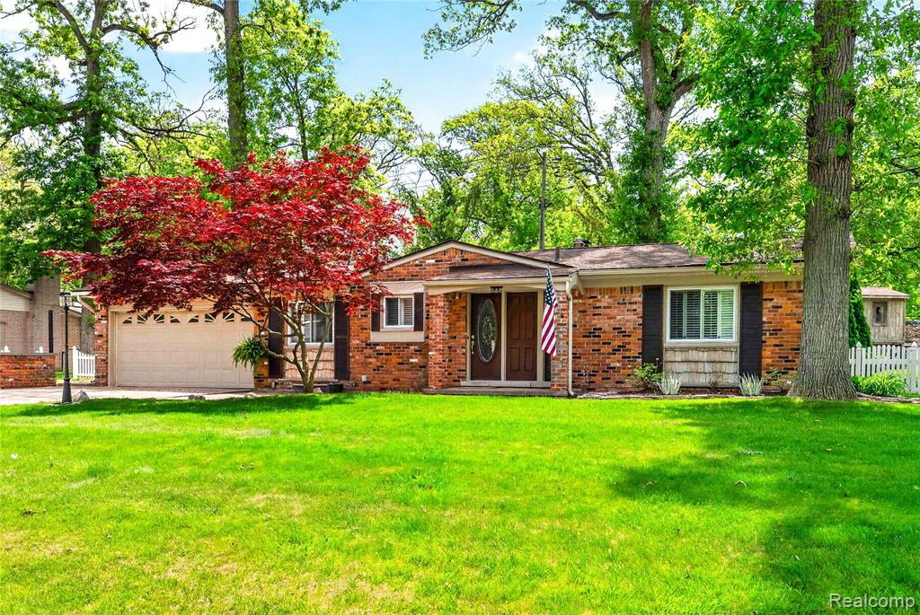 8733 Woodside Drive, Grosse Ile, MI 48138 — Photo 2