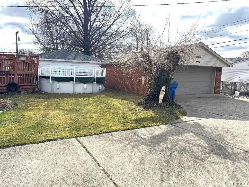 8612 CHRISTINE Street, Warren, MI 48093 — Photo 3