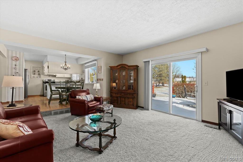 40528 LADENE Lane, Novi, MI — Photo 7