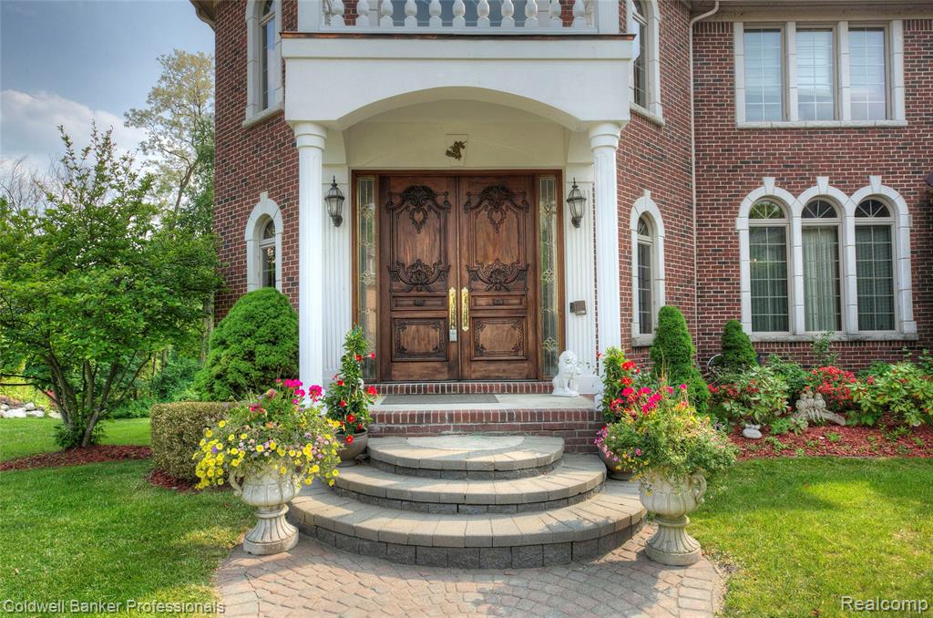 4546 Forest Edge Lane, West Bloomfield, MI 48323 — Photo 3