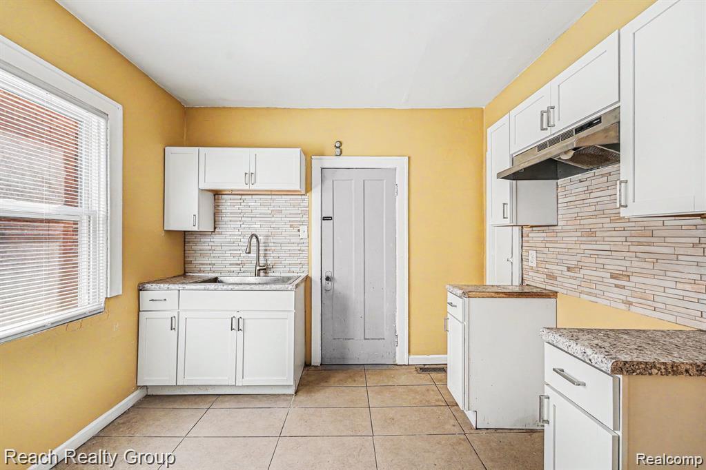 2984 CLEMENTS Street - Photo 5