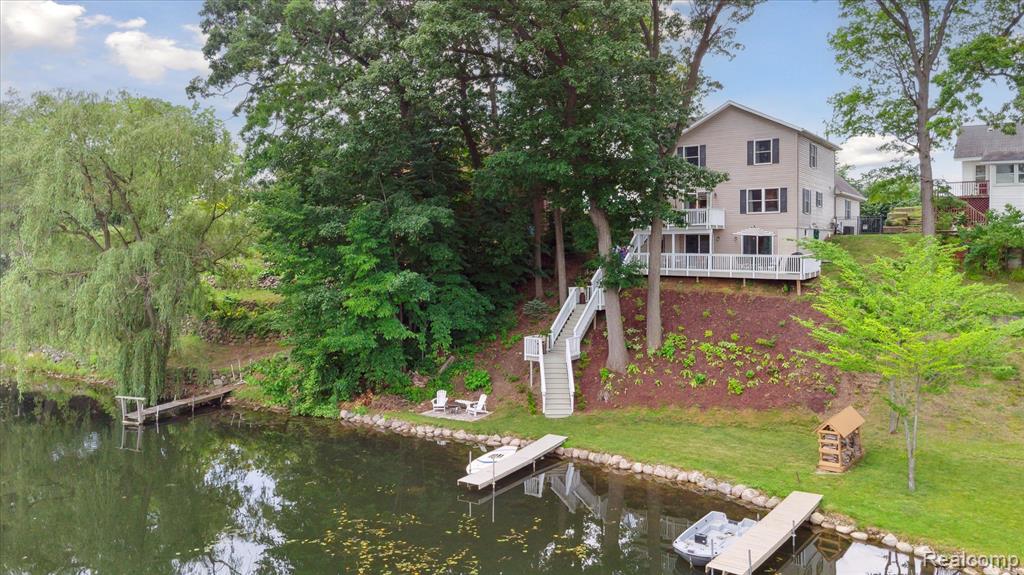 6201 Academy Drive, Brighton, MI 48116 — front exterior