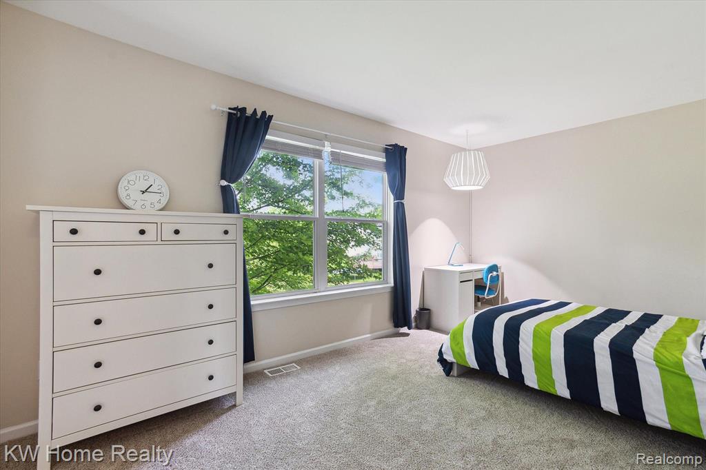 4672 NUTMEG Drive, Ypsilanti, MI 48197 — Photo 37