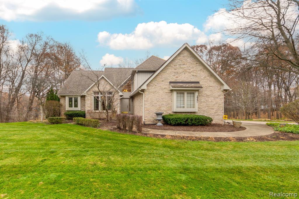 2321 Pine Hollow, Brighton, MI 48114 — Photo 6