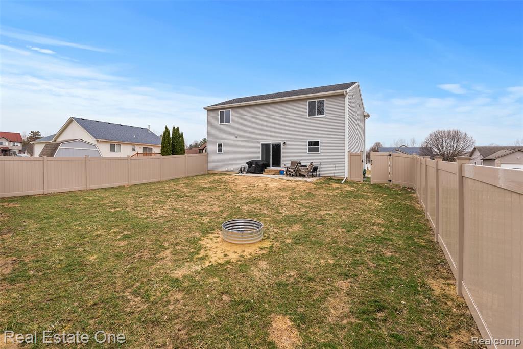 2273 Apple Tree Drive, Burton, MI 48519 — Photo 38