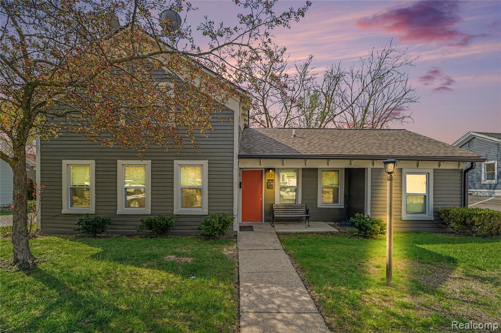 12 E Church Street, Clarkston, MI — Photo 2