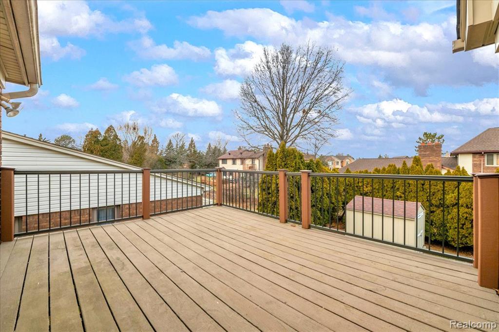 18676 Country Club Circle, Riverview, MI 48193 — Photo 22