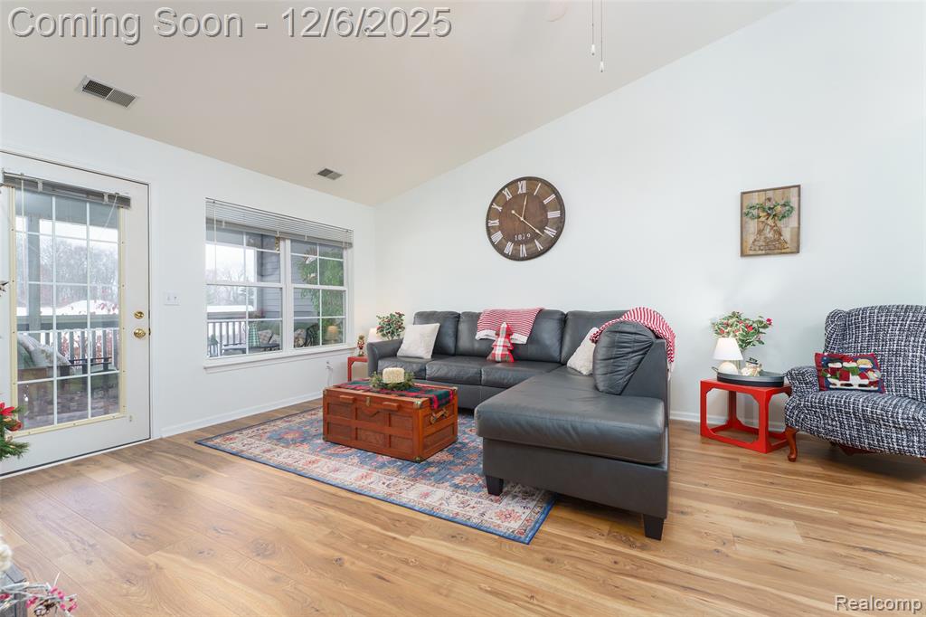 12274 Saint Andrews Way, Fenton, MI 48430 — Photo 8