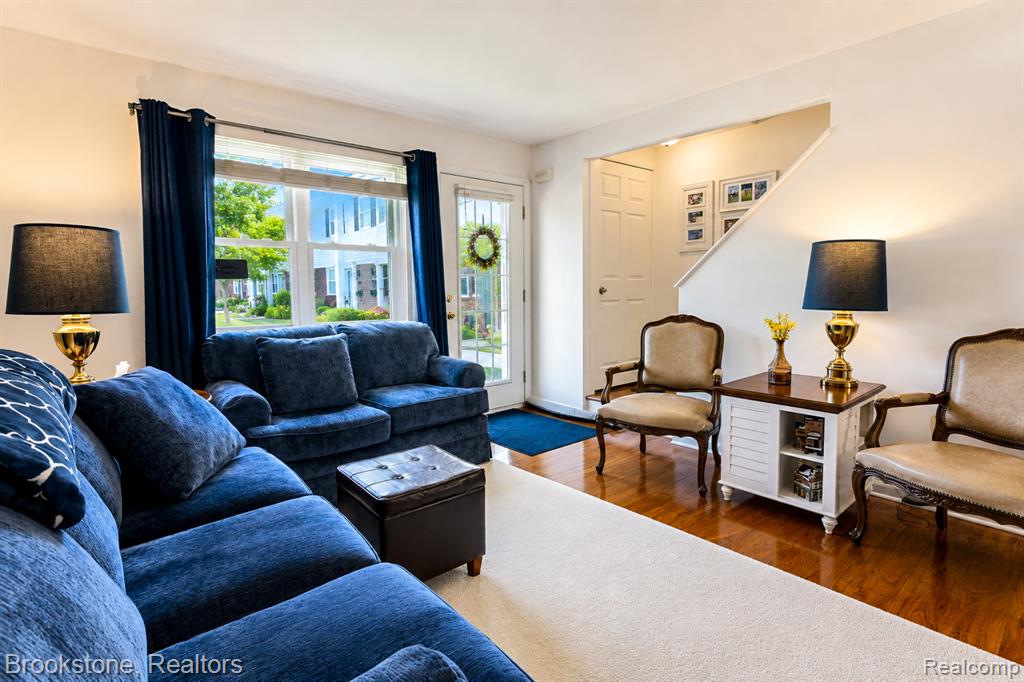 45745 Kensington, Utica, MI 48317 — Photo 2