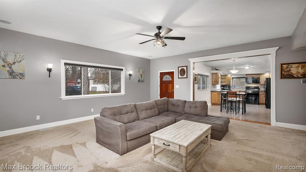 9681 LISTERIA Street, Commerce Twp, MI 48382 — Photo 12