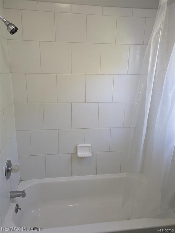 516 Factory Factory Street, Howell, MI 48843 — Photo 14