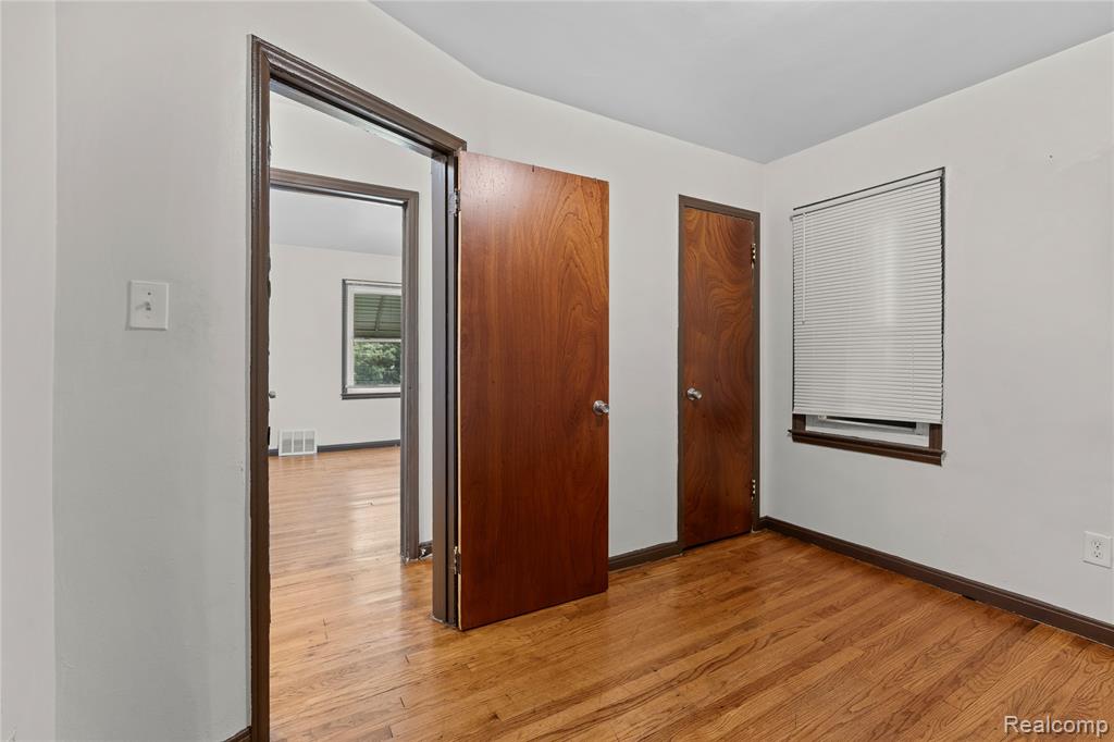 6021 Greenview Avenue, Detroit, MI 48228 — Photo 7