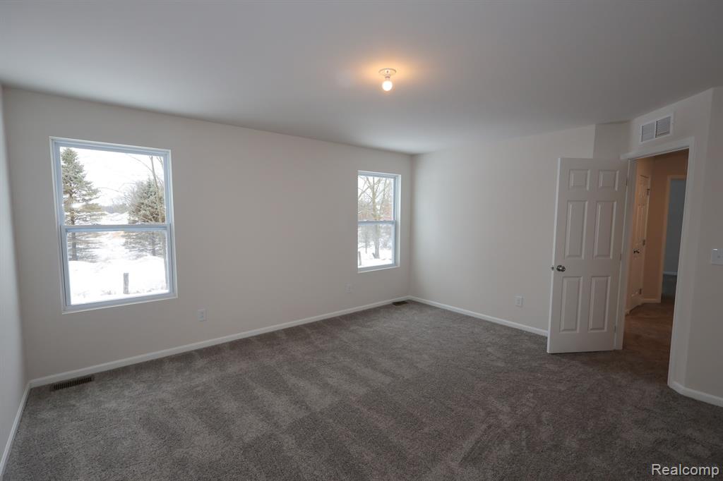 684 Countryside Drive, Chelsea, MI 48118 — Photo 4
