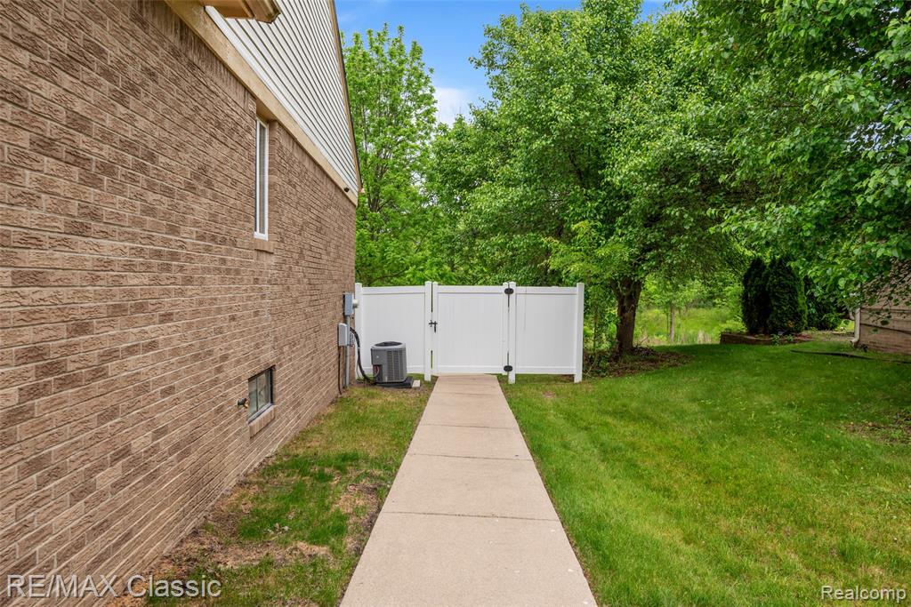 995 Wildwood Lane, Canton, MI 48188 — Photo 22