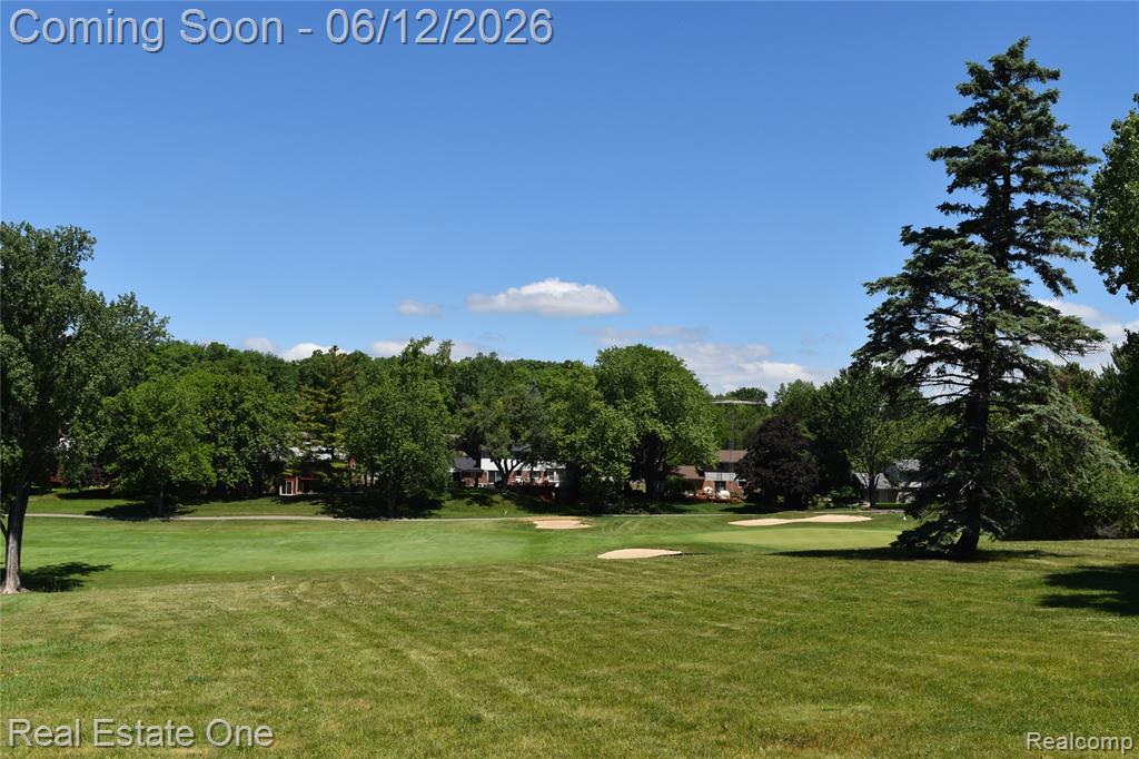5324 Greenbriar Drive, West Bloomfield, MI 48323 — Photo 2