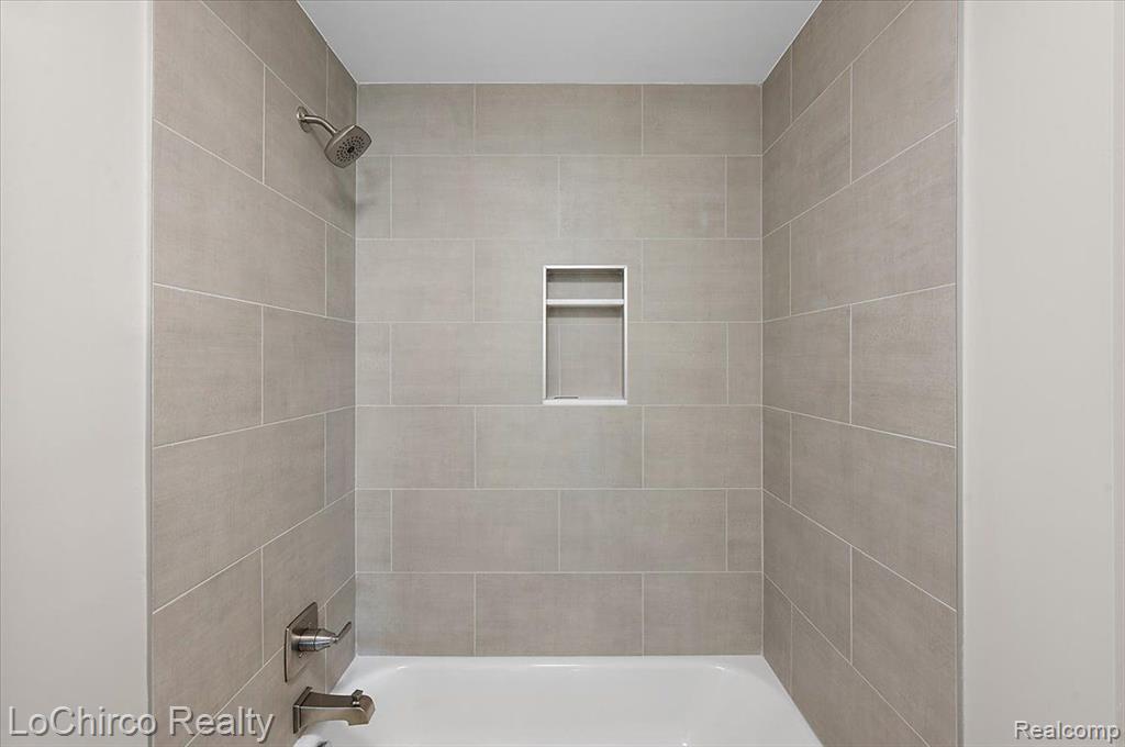 49355 LANGFORD Drive, Macomb, MI 48044 — Photo 26