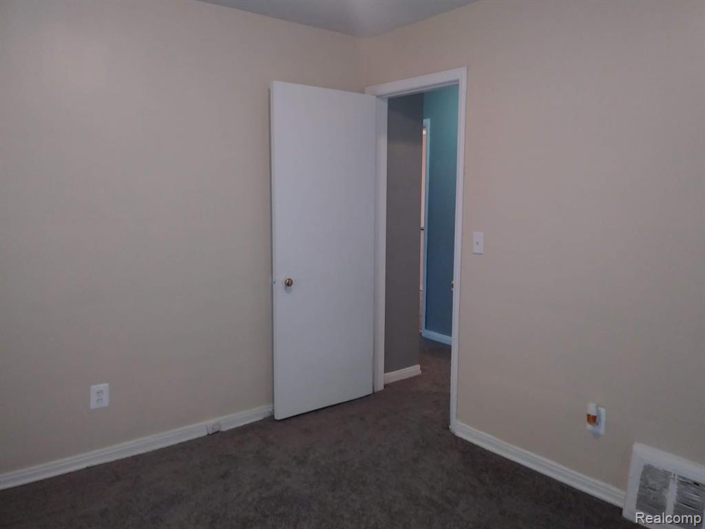 9250 PLAINVIEW, Detroit, MI 48228 — Photo 14