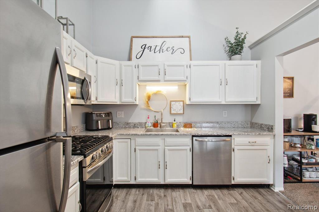 41354 SOUTHWIND Drive, Canton, MI 48188 — Photo 15