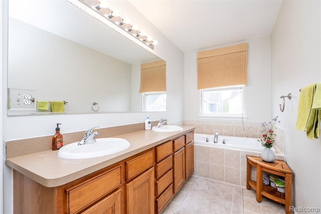 3147 Summers Road, Keego Harbor, MI 48320 — Photo 30