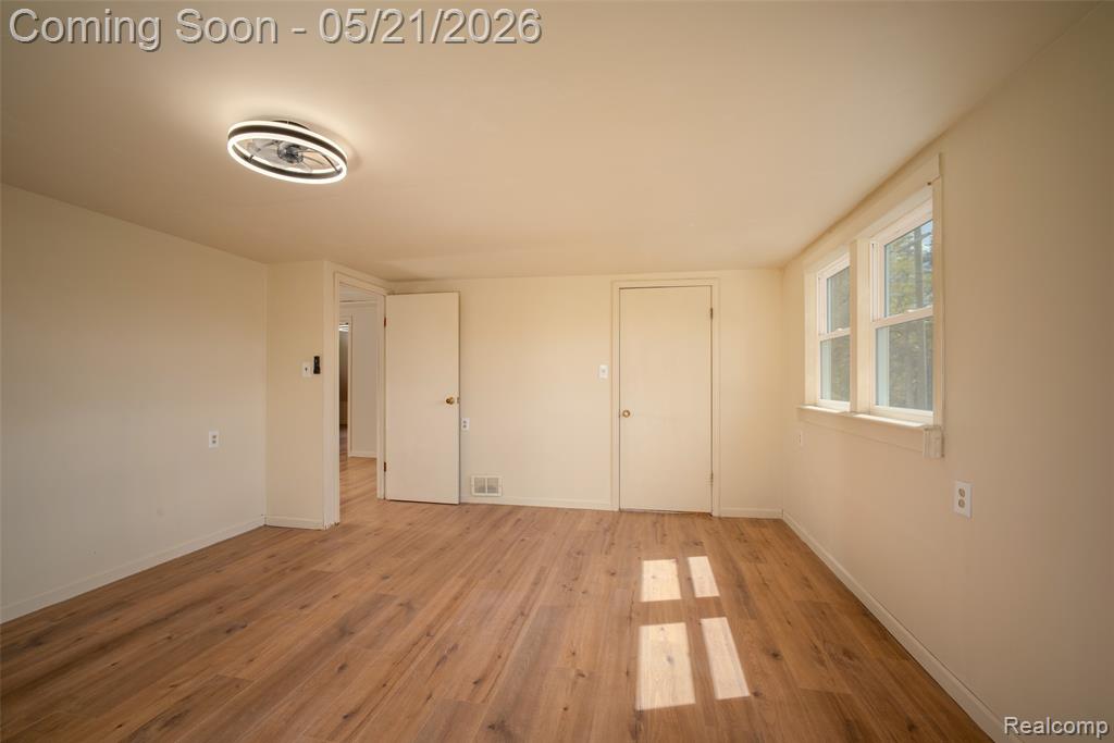420 Wellsboro Street, Walled Lake, MI 48390 — Photo 25
