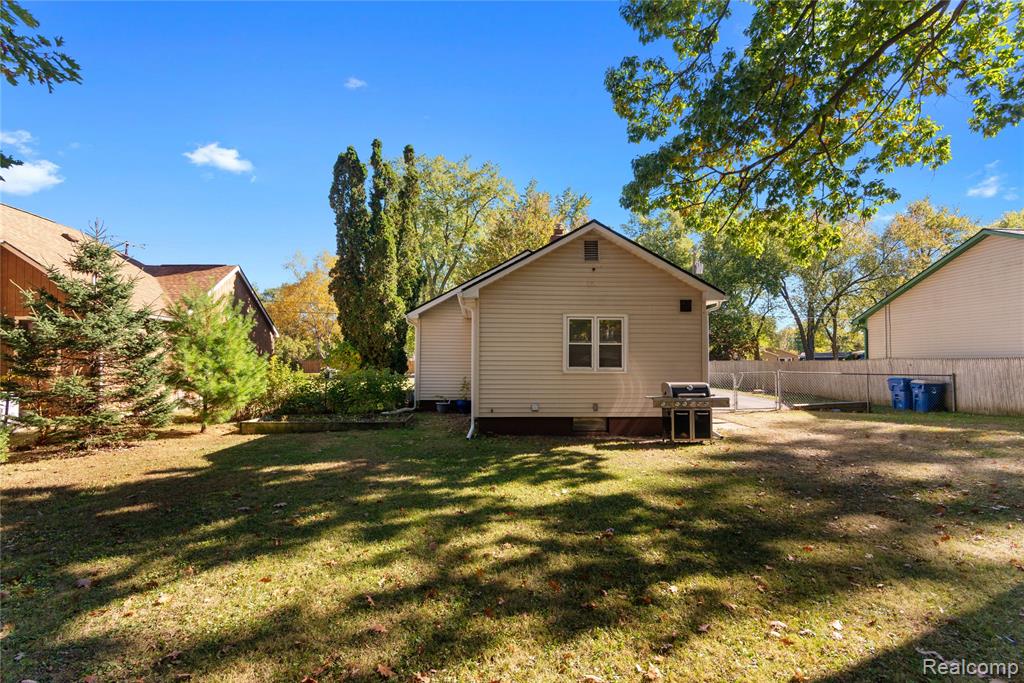 4209 Laforest Drive, Waterford, MI 48329 — Photo 25