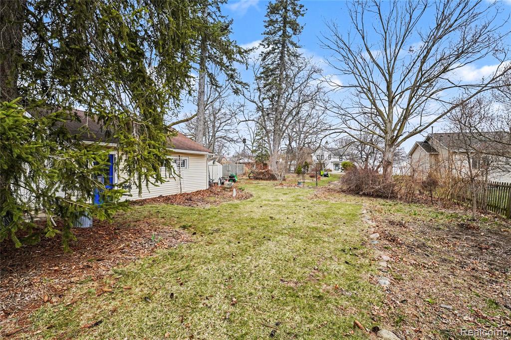 609 Main Street, Fenton, MI 48430 — Photo 10