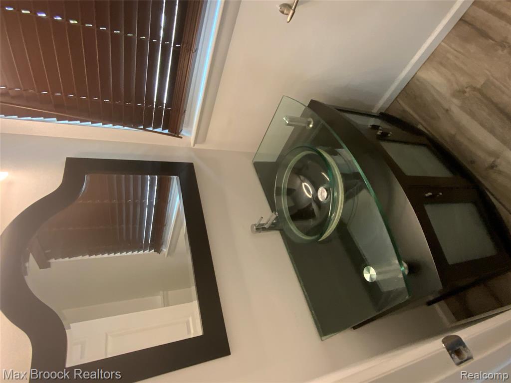 5715 SUNNYCREST Drive, West Bloomfield, MI 48323 — Photo 19