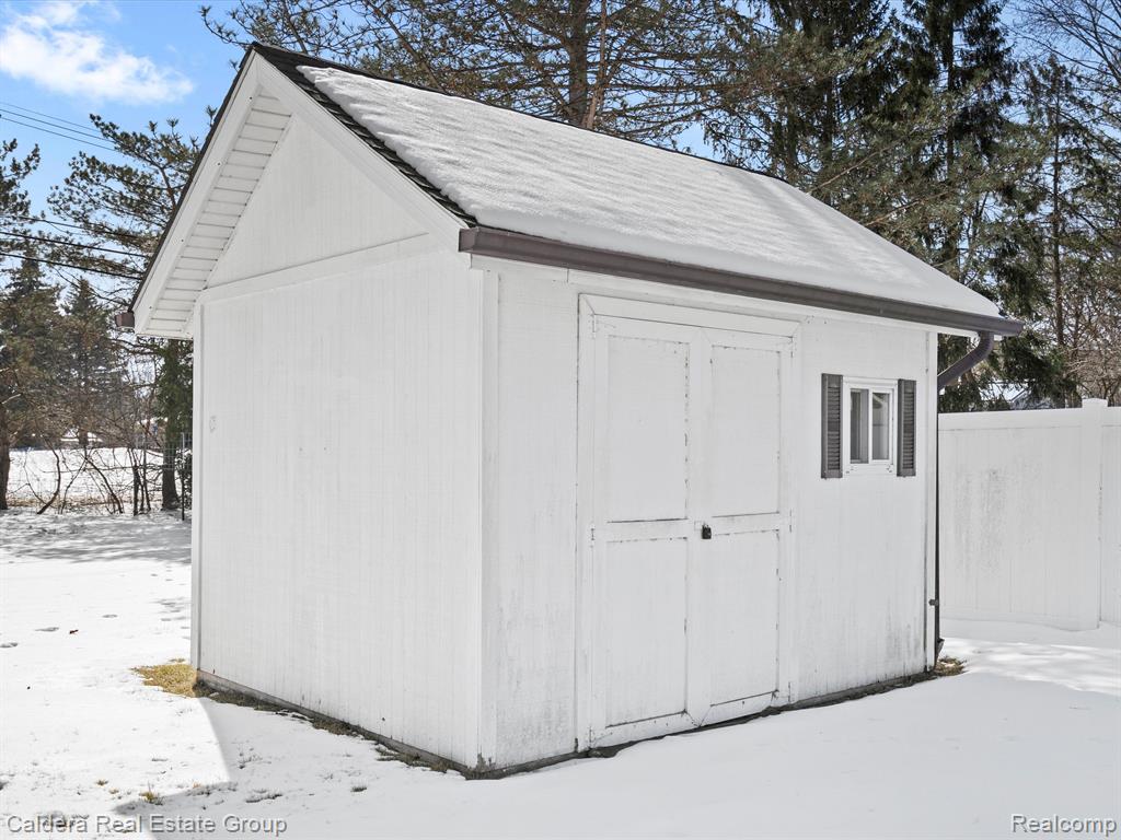 87 CARTER Drive, Troy, MI 48098 — Photo 27