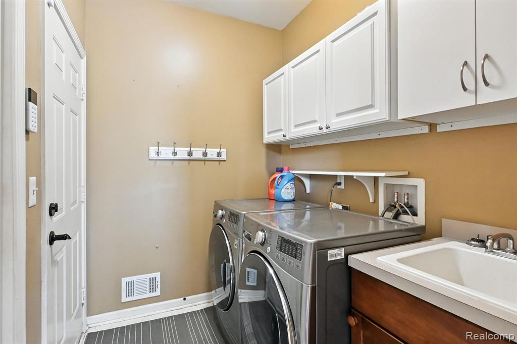 9009 Potterville Drive, Willis, MI 48191 — Photo 21