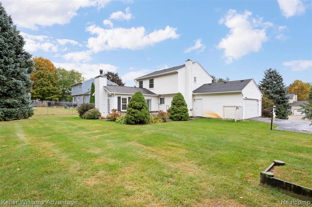 60422 Lamplighter Drive, New Hudson, MI 48165 — Photo 28