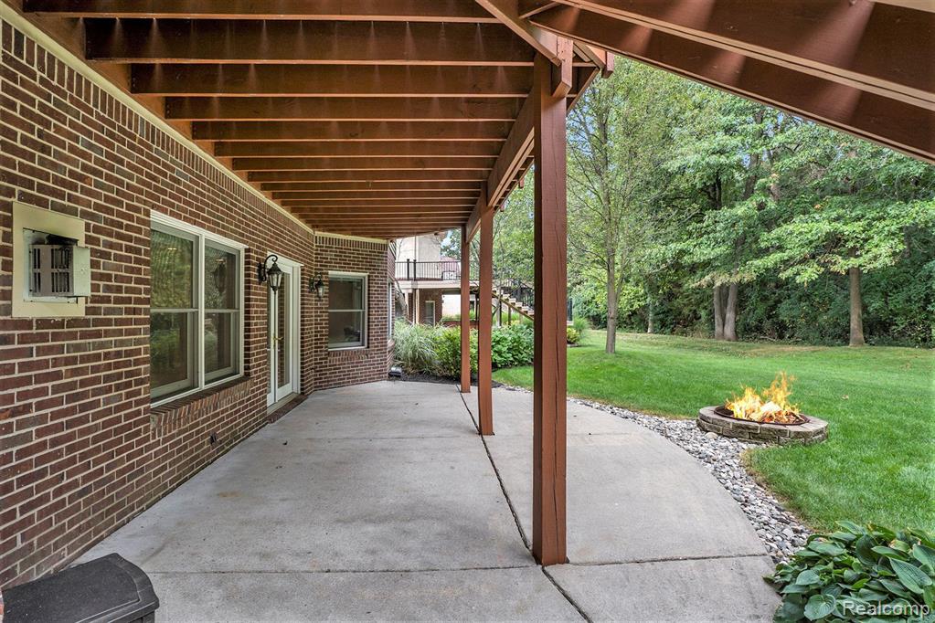 979 SUCHAVA Drive, White Lake, MI — Photo 38