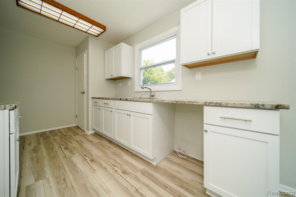 4865 Huston Drive, Lake Orion, MI — Photo 18