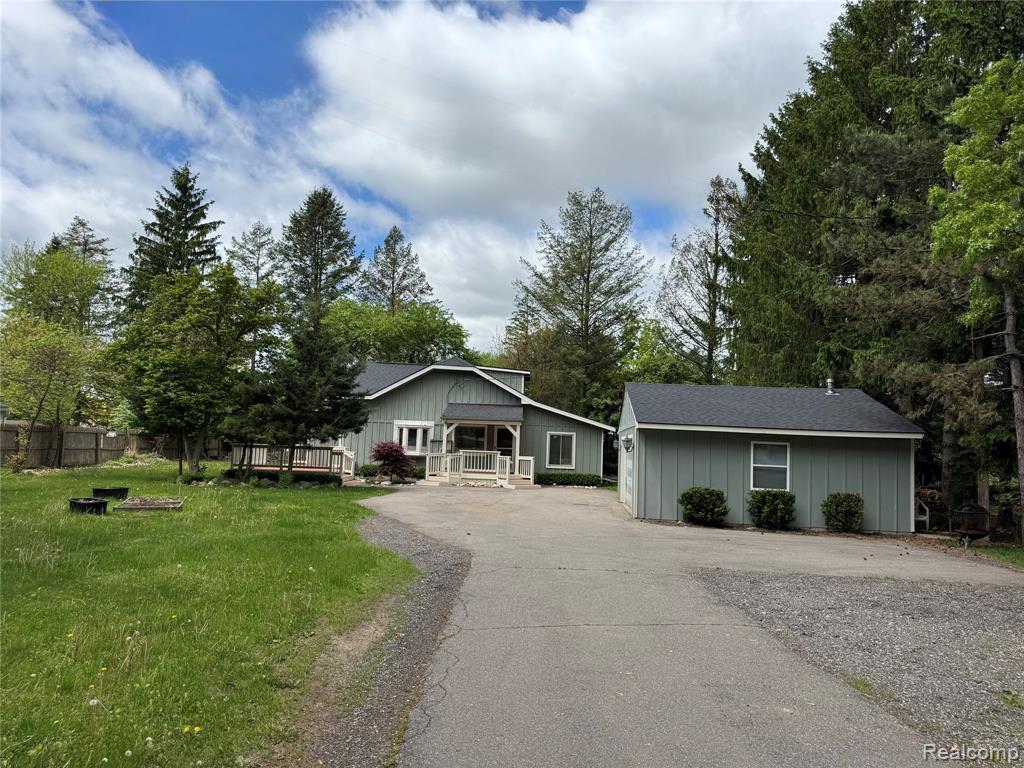 4448 Pleasant Valley Road, Brighton, MI 48114 — Photo 3