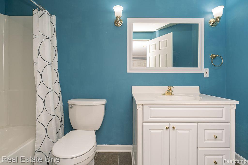 743 Caribou Court, Rochester, MI 48307 — Photo 36