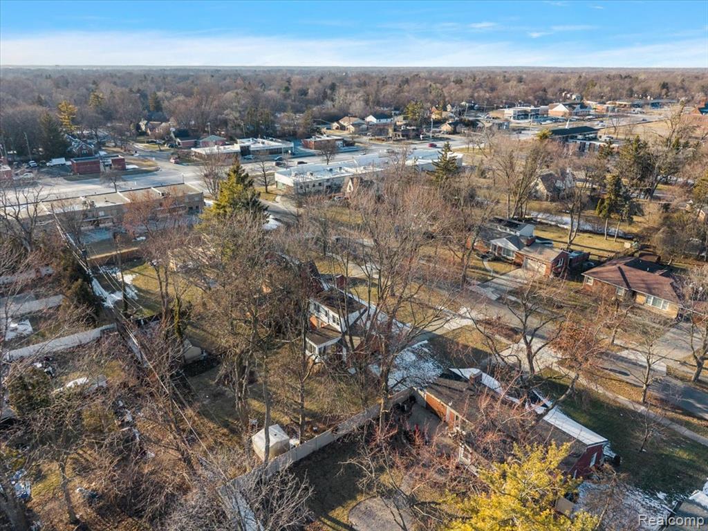 17601 Cambridge Boulevard, Lathrup Village, MI 48076 — Photo 57