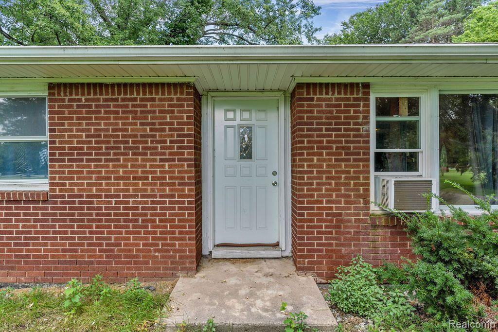 6481 DAVISON Road, Burton, MI 48509 — Photo 5