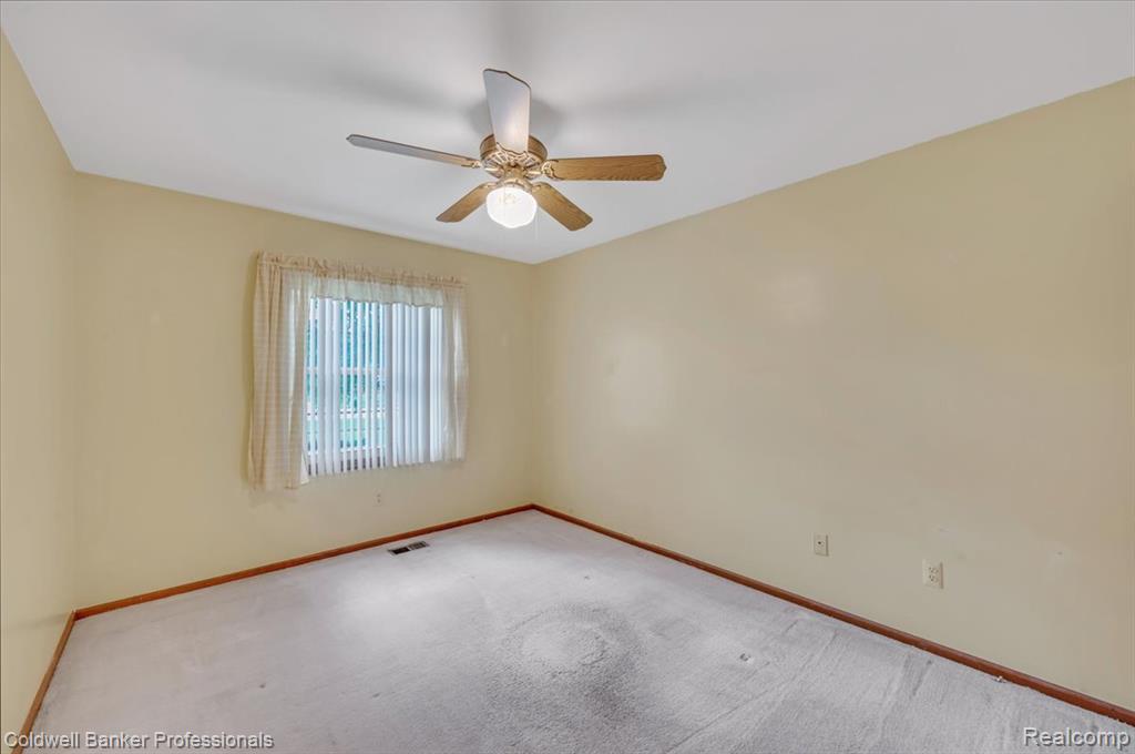 5015 Fox Hill Drive, Sterling Heights, MI 48310 — Photo 21