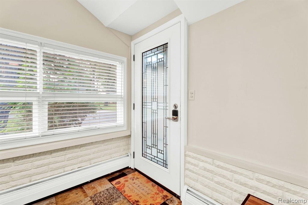 5481 Sunnycrest Drive, West Bloomfield, MI 48323 — Photo 5
