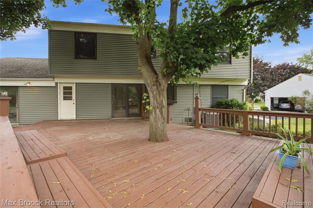 4259 Savoie Trail, West Bloomfield, MI 48323 — Photo 32